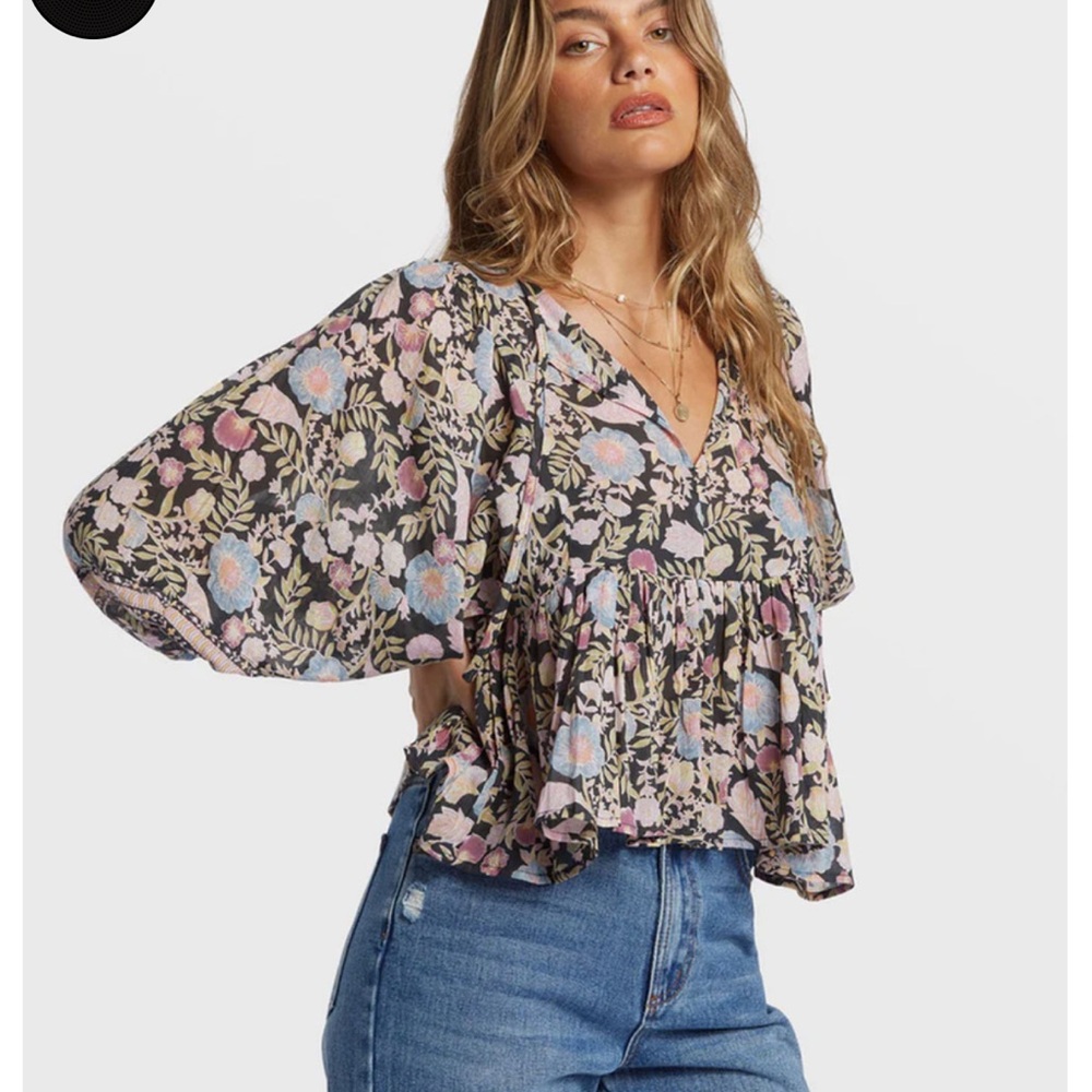 Billabong  Adore you Ruffled Blouse, Size Small NWT